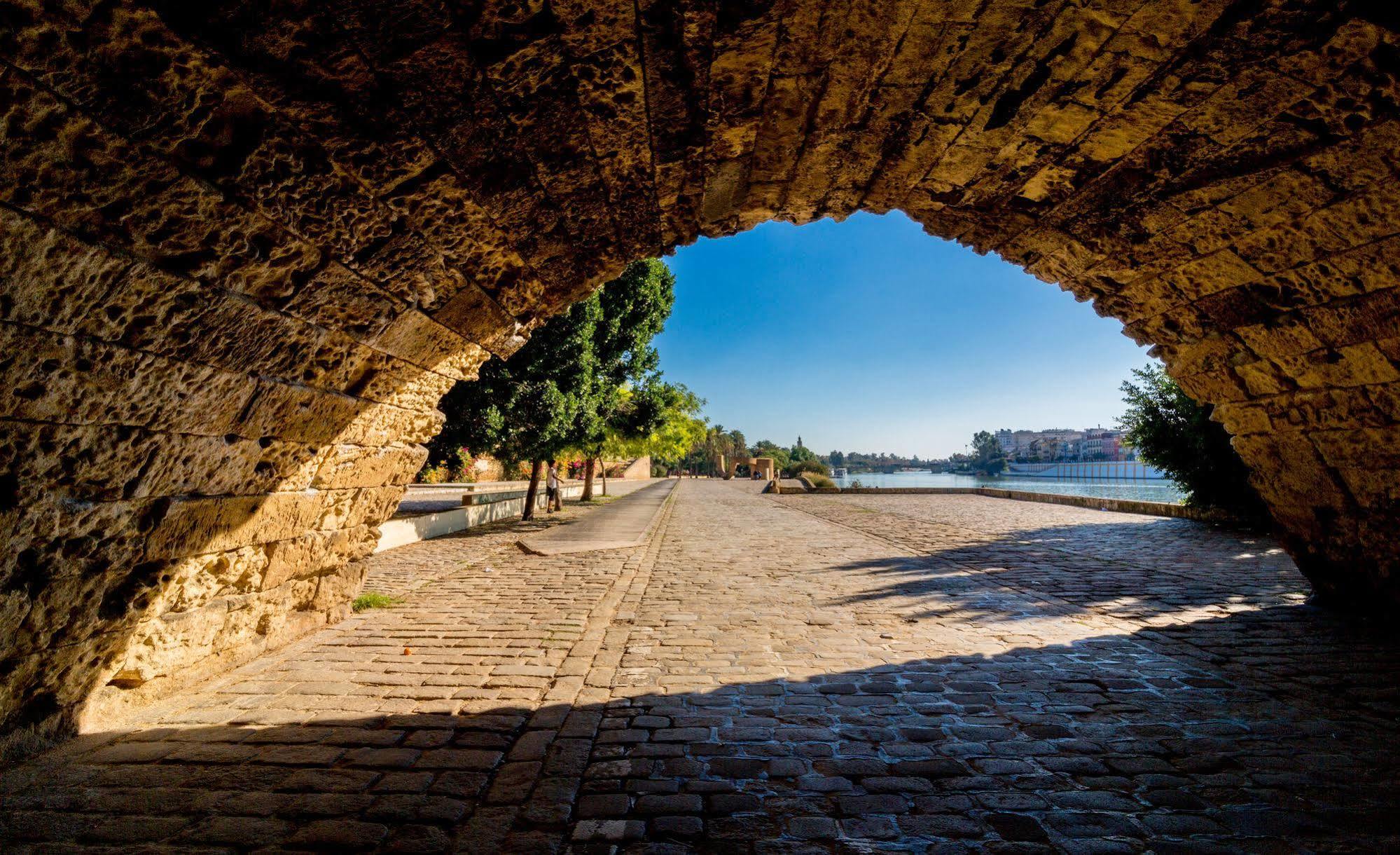 Hostal Jentoft Seville Luaran gambar